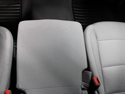 Used 2025 Chevrolet Silverado 2500 LT w/ Convenience Package image 32