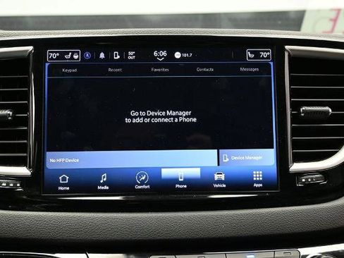 Used 2023 Chrysler Pacifica Touring-L FWD image 37