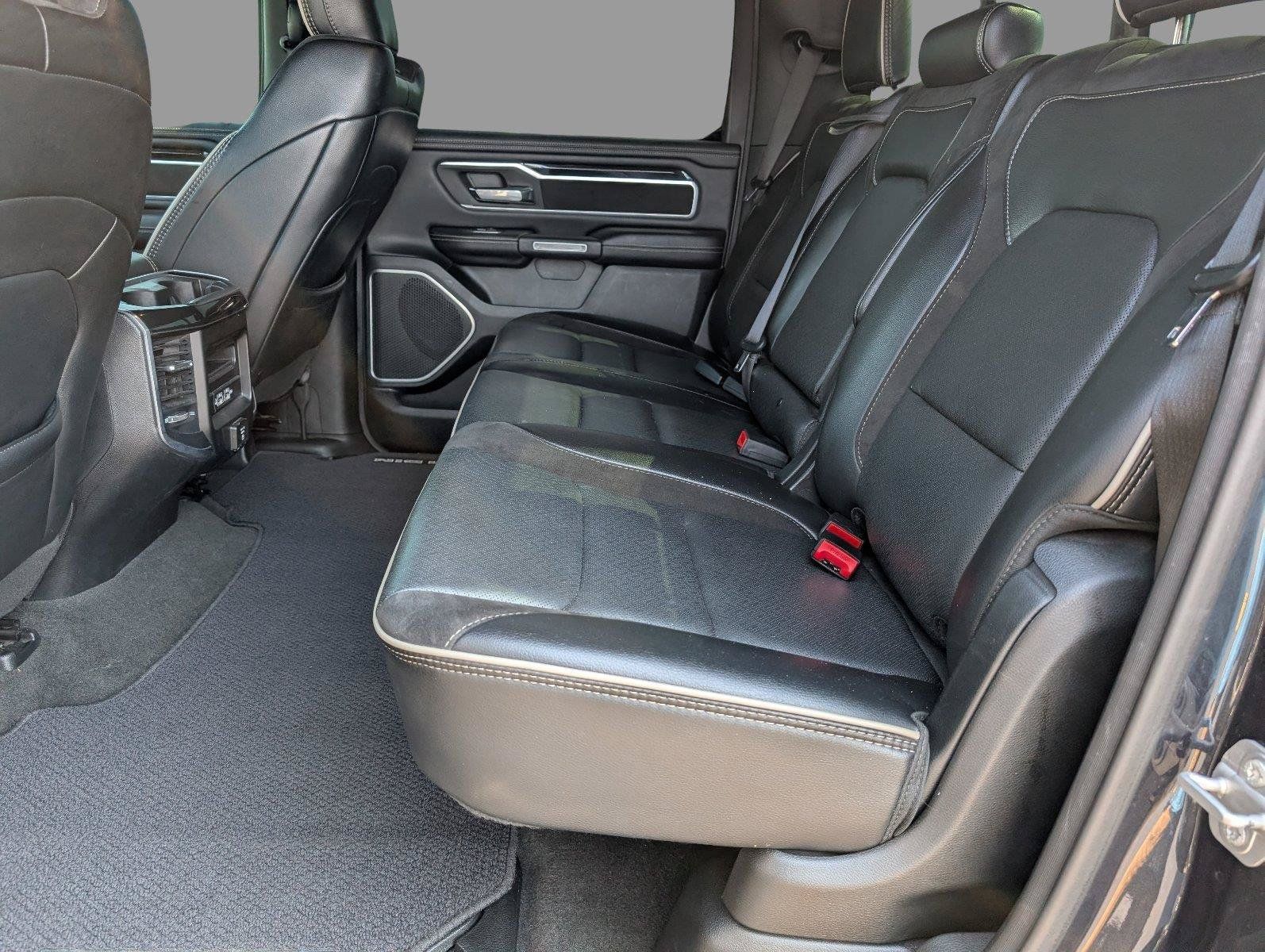 Used 2020 RAM 1500 Laramie w/ Sport Appearance Package AWD/4WD image 35