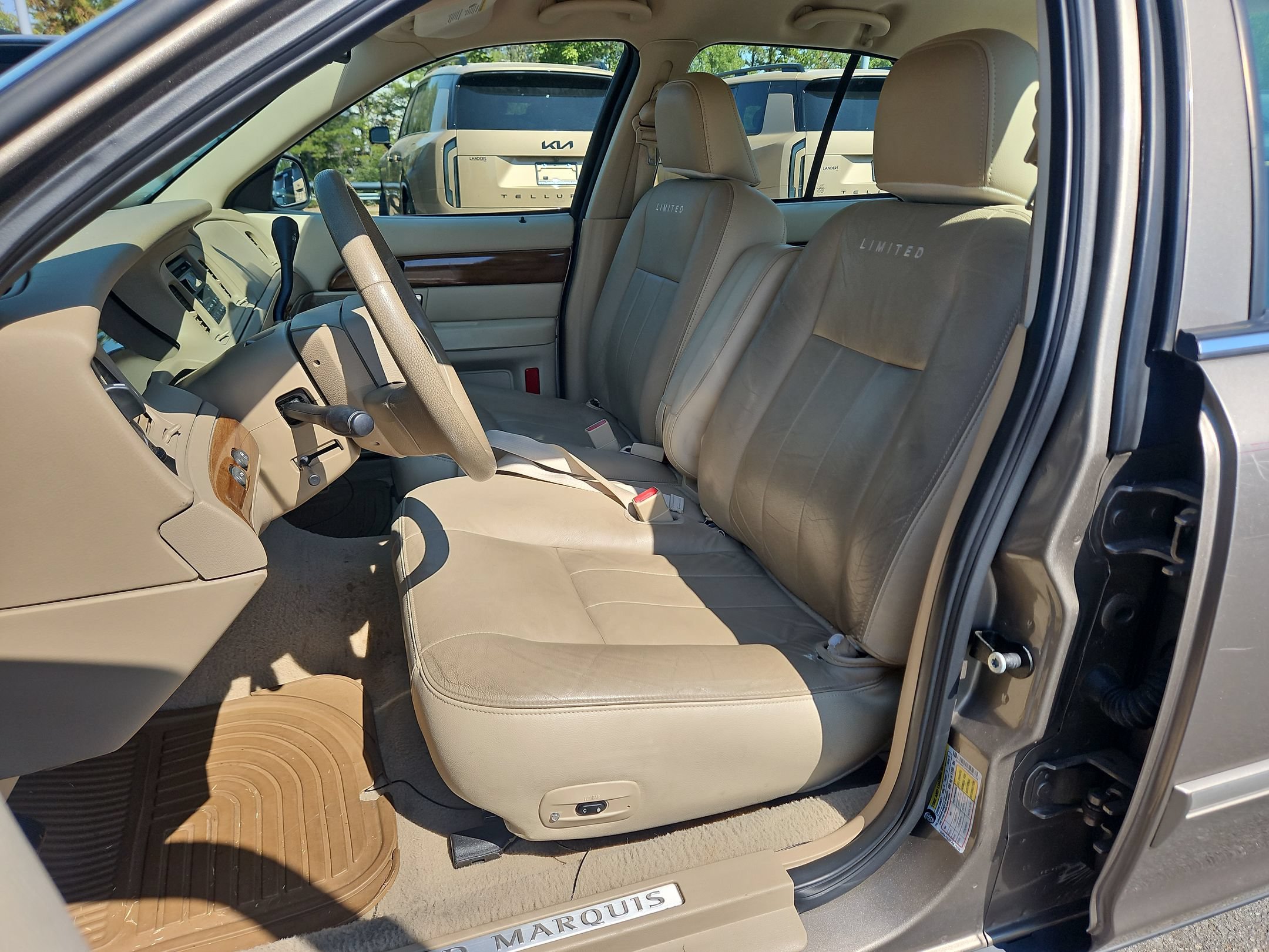 Used 2006 Mercury Grand Marquis LS RWD image 24