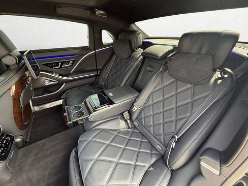 Used 2024 Mercedes-Benz Maybach S 580 4MATIC image 13