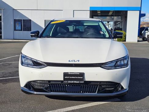 Certified 2022 Kia EV6 Wind w/ Wind Technology Package image 9