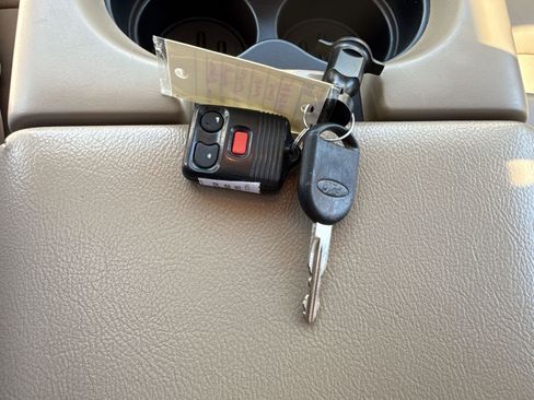 Used 2005 Ford F150 XLT AWD/4WD image 33