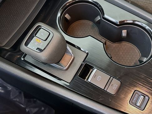 Used 2025 Nissan Rogue SV image 20