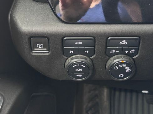 Certified 2024 Chevrolet Silverado 1500 LT AWD/4WD image 22