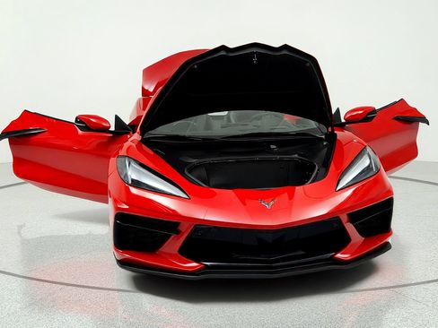 Used 2024 Chevrolet Corvette Stingray Preferred Conv w/ Z51 Performance Package RWD image 15