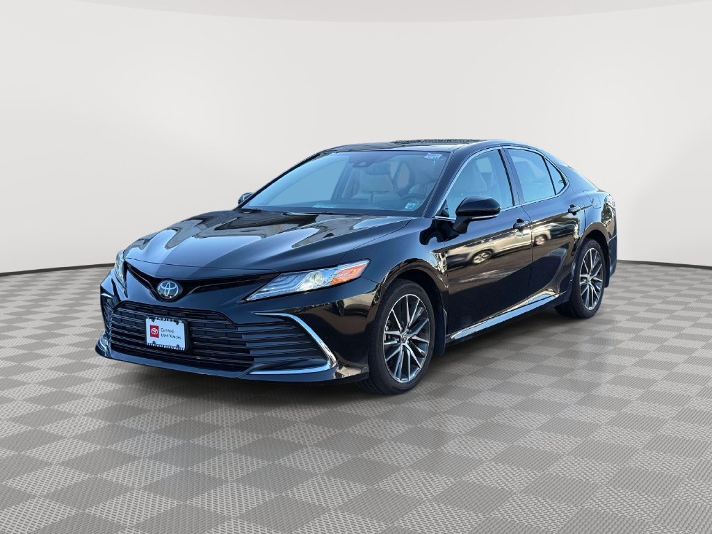 Used 2024 Toyota Camry XLE w/ Cold Weather Package AWD/4WD image 3