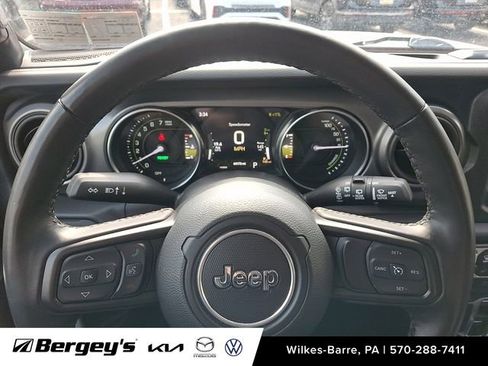 Used 2023 Jeep Wrangler Unlimited w/ Cold Weather Group AWD/4WD image 21