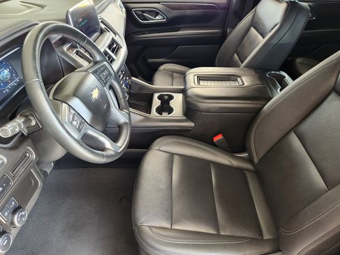Used 2024 Chevrolet Suburban LT AWD/4WD image 13