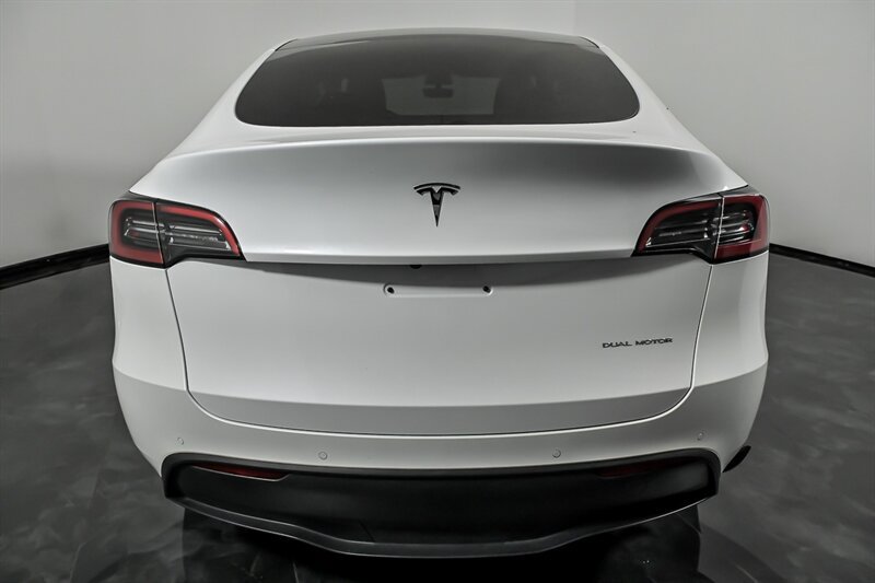 Used 2021 Tesla Model Y Long Range AWD/4WD image 8