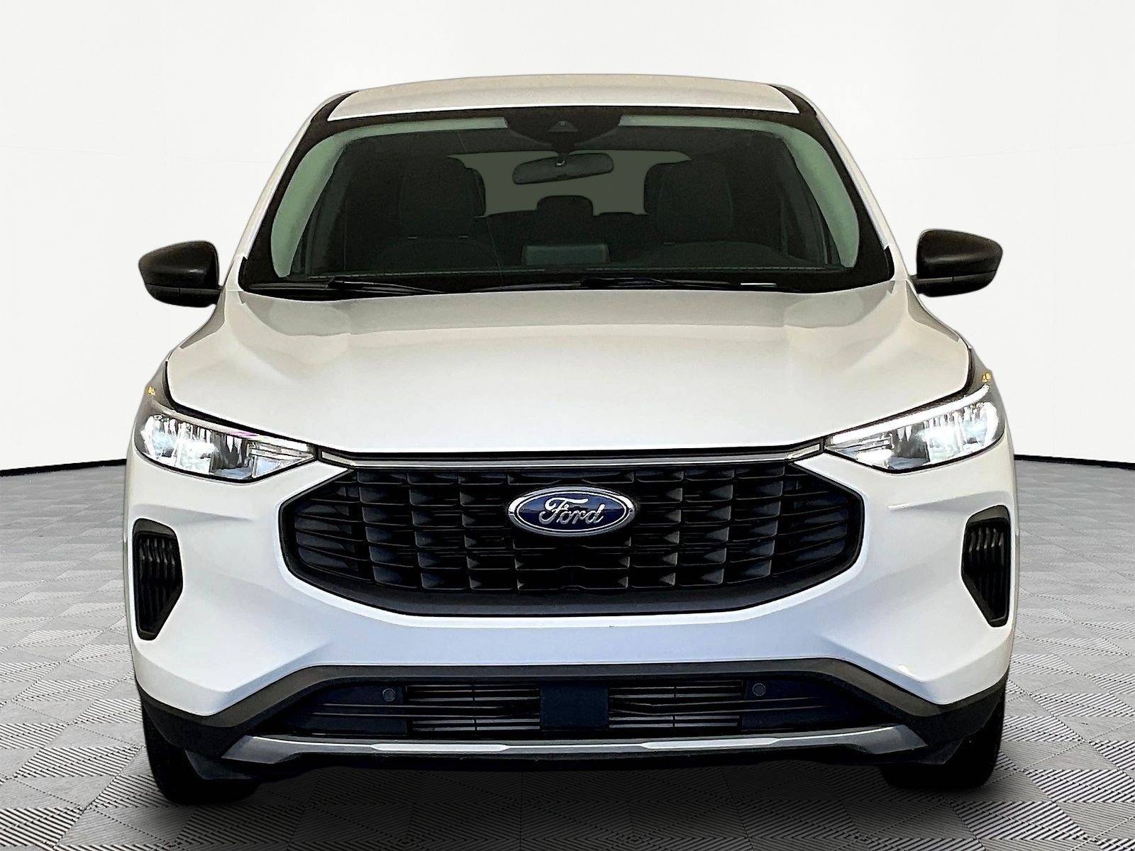 Used 2024 Ford Escape Active AWD/4WD image 2