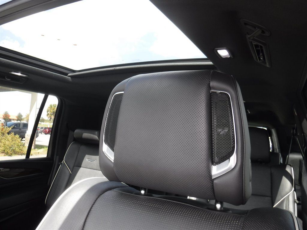 Used 2023 Cadillac Escalade ESV Premium Luxury RWD image 31
