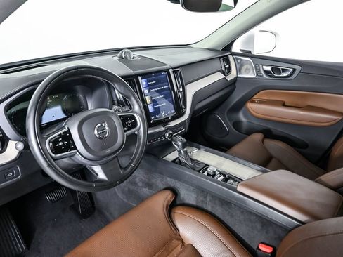 Used 2018 Volvo XC60 T6 Inscription w/ Luxury Seat Package AWD/4WD image 5