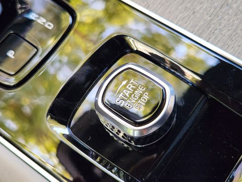 New 2026 Volvo XC90 B6 Plus w/ Protection Package Premier image 24