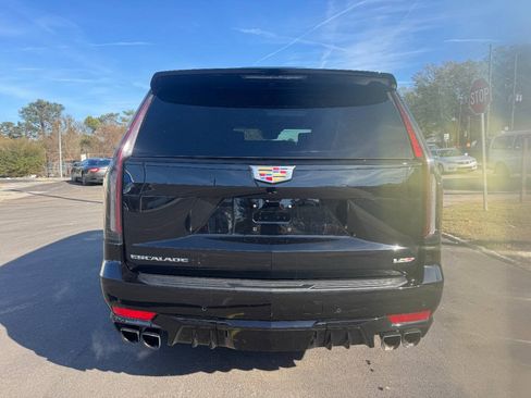 Used 2023 Cadillac Escalade V AWD/4WD image 5