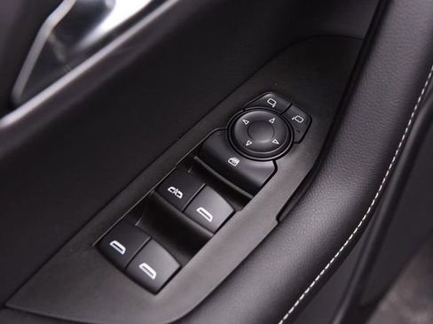 Used 2025 Chevrolet Blazer LT AWD/4WD image 8