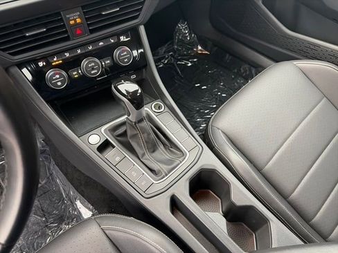 Used 2024 Volkswagen Jetta SE FWD image 42