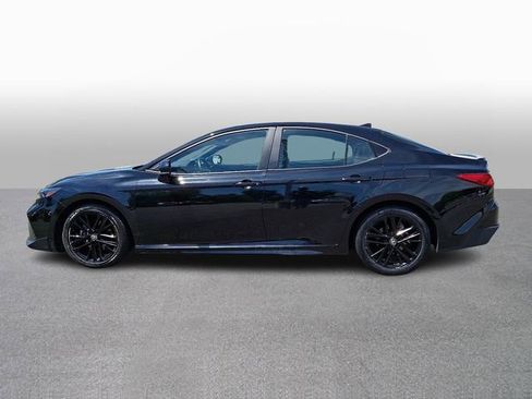 Used 2025 Toyota Camry SE FWD image 7