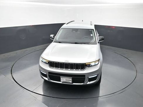 Used 2023 Jeep Grand Cherokee L Limited AWD/4WD image 24