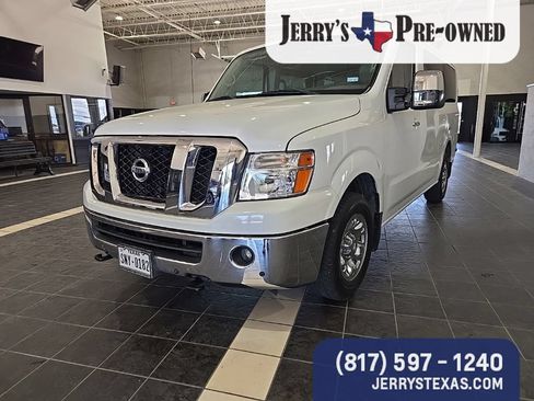 Used 2019 Nissan NV 3500 SL RWD image 2