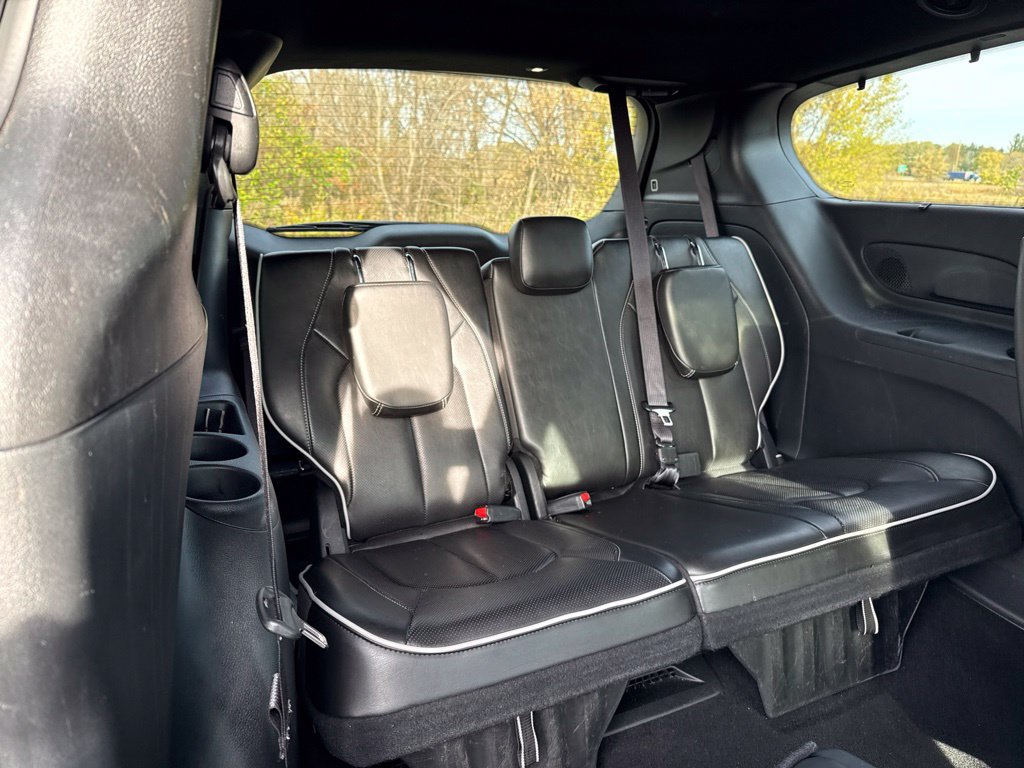 Used 2025 Chrysler Pacifica Limited FWD image 14
