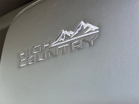 Certified 2022 Chevrolet Silverado 2500 High Country w/ Safety Package II image 11