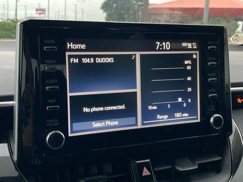 Used 2020 Toyota Corolla LE FWD image 19