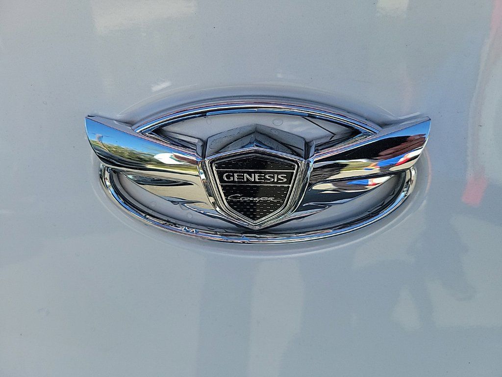 Used 2014 Hyundai Genesis 3.8 RWD image 8