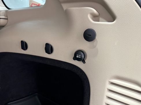 Used 2016 Jeep Grand Cherokee Limited image 9