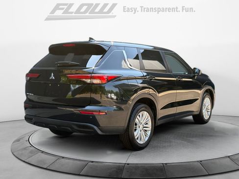 Used 2022 Mitsubishi Outlander ES AWD/4WD image 9