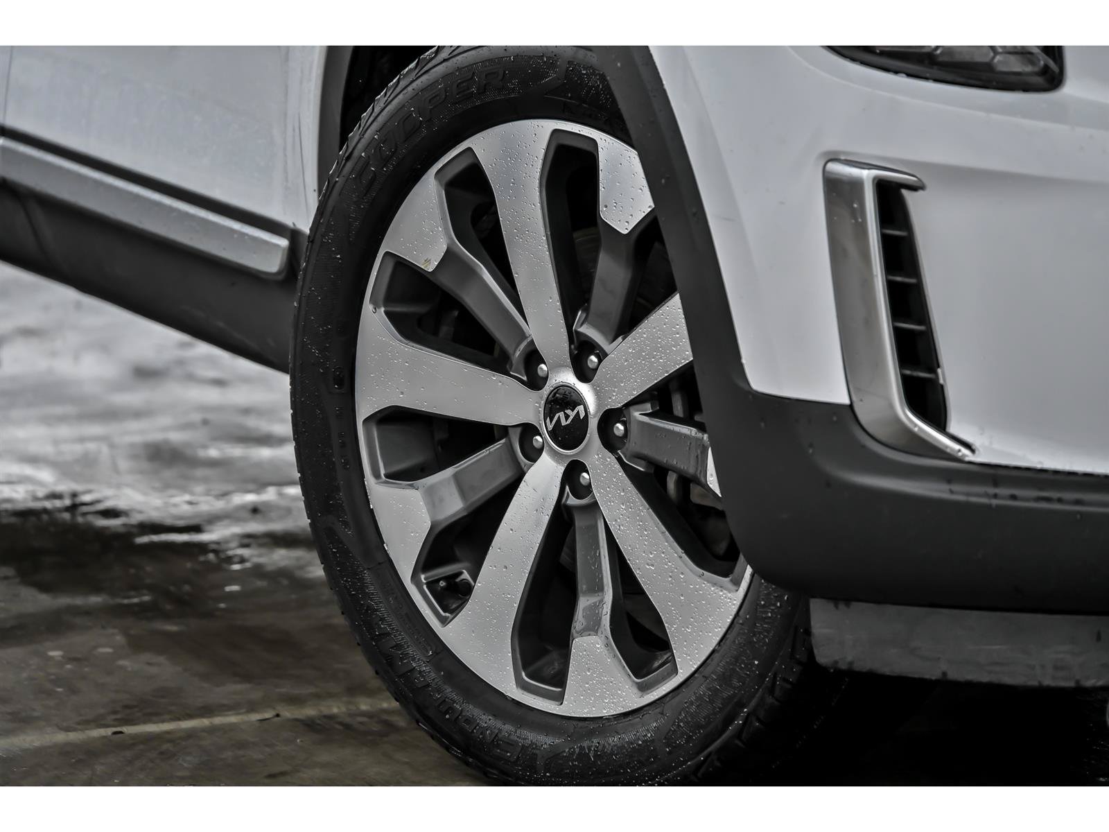 Used 2022 Kia Telluride S AWD/4WD image 3