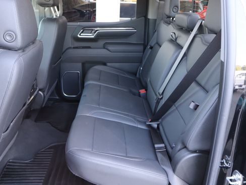 Used 2025 Chevrolet Silverado 1500 LTZ w/ LTZ Convenience Package II AWD/4WD image 33