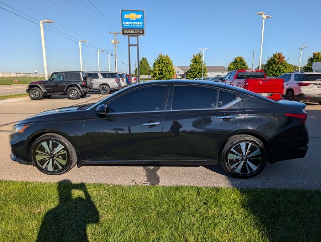 Used 2019 Nissan Altima 2.5 SL FWD image 11