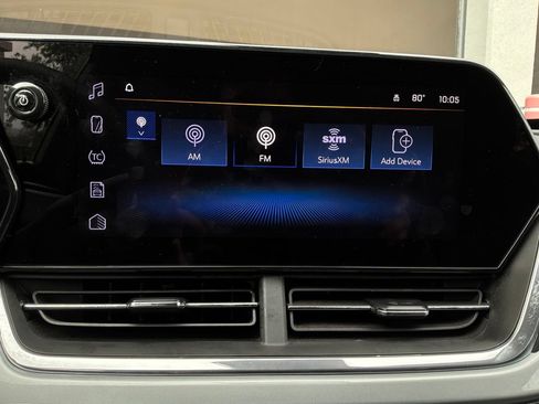 Used 2025 Chevrolet Trax LT FWD image 27