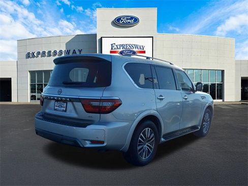 Used 2023 Nissan Armada SL image 6