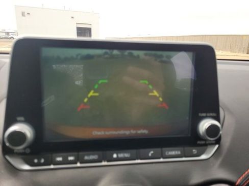 Used 2024 Nissan Sentra SR FWD image 17