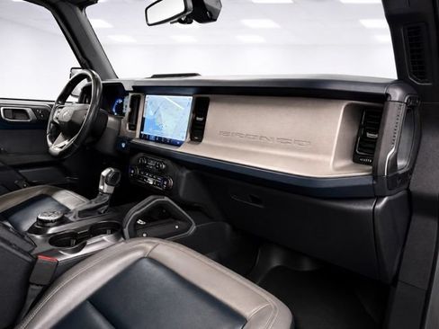 Used 2024 Ford Bronco Outer Banks AWD/4WD image 16