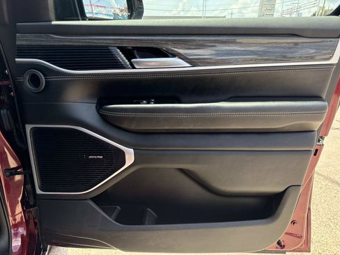 Used 2022 Jeep Wagoneer Series II RWD image 13