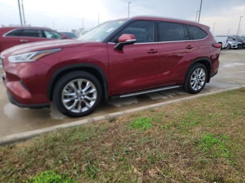 Used 2022 Toyota Highlander Limited image 11