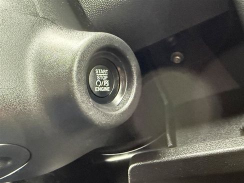 Used 2025 RAM ProMaster 2500 w/ Convenience Group FWD image 18