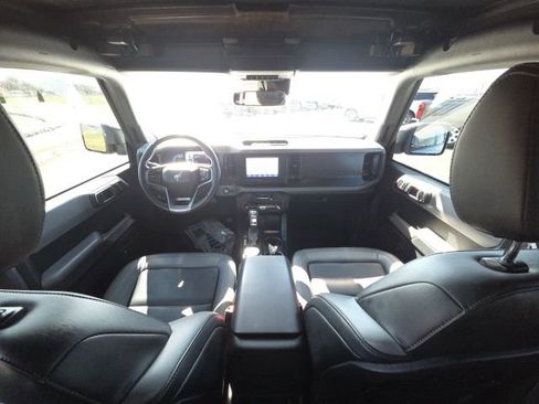 Used 2022 Ford Bronco Black Diamond w/ Sasquatch Package image 16