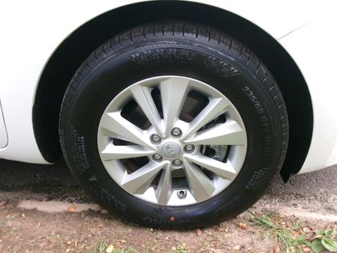 Used 2018 Kia Sedona L image 56