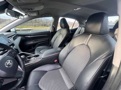 Used 2022 Toyota Camry SE image 11