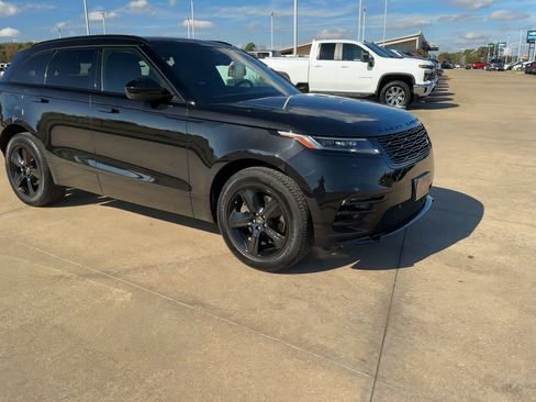 Used 2025 Land Rover Range Rover Velar Dynamic SE image 3