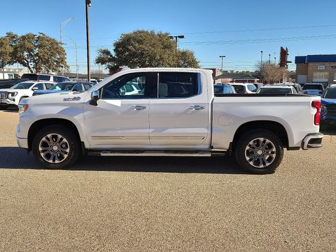 Used 2024 Chevrolet Silverado 1500 High Country w/ Z71 Off-Road Package image 2