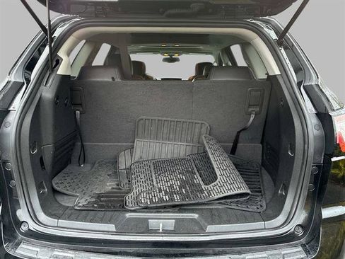 Used 2017 Chevrolet Traverse LT image 13