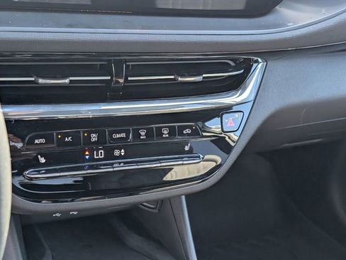 Used 2025 Buick Envista Avenir image 29