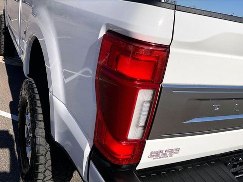 Used 2022 Ford F250 Platinum w/ FX4 Off-Road Package image 29