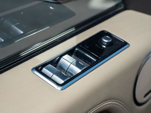 Used 2021 Land Rover Range Rover Westminster Edition image 27