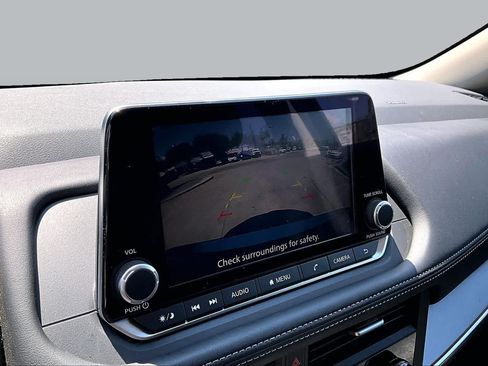 Certified 2026 Nissan Rogue SV FWD image 27